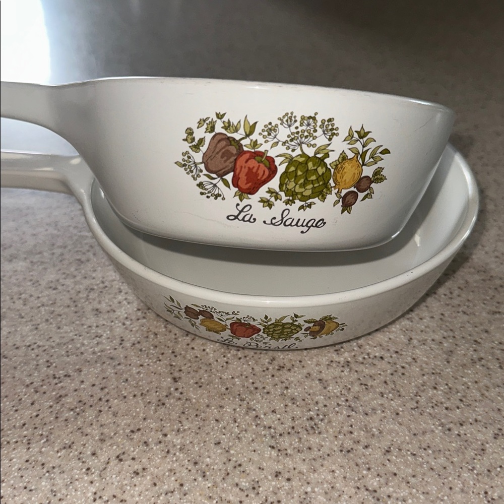 2 Vintage CorningWare Spice of Life skillets La Sauge, Le Persil